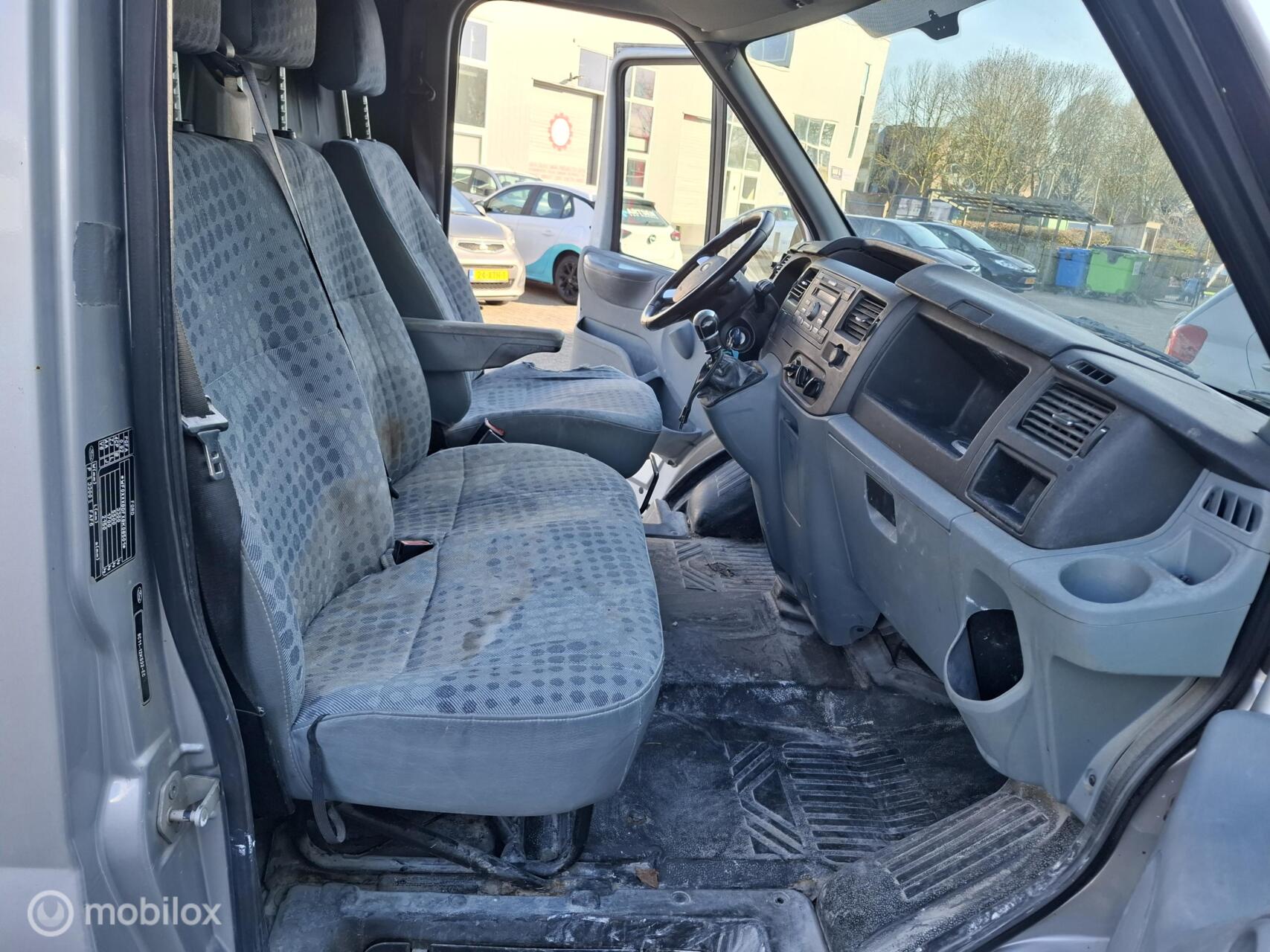 Foto van Ford Transit 330m FD Van 140 4.93