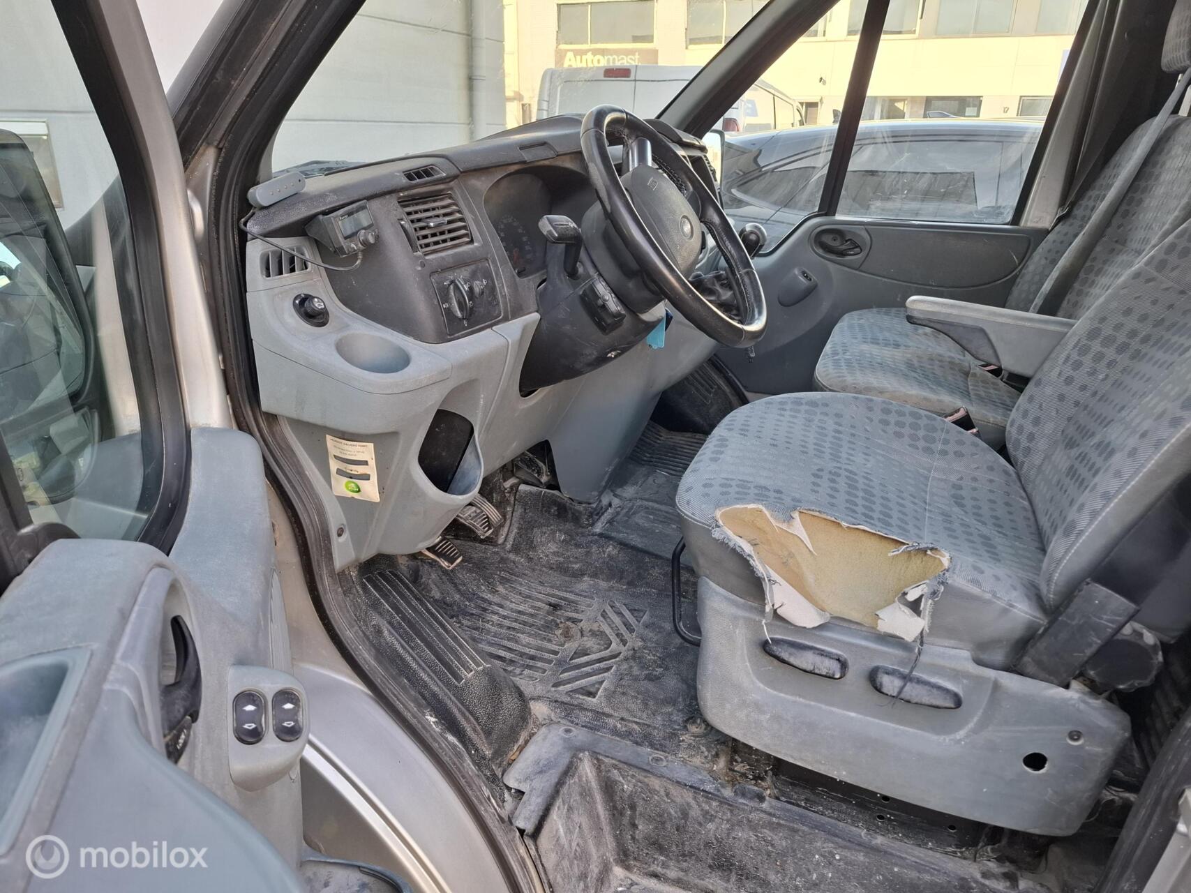 Foto van Ford Transit 330m FD Van 140 4.93