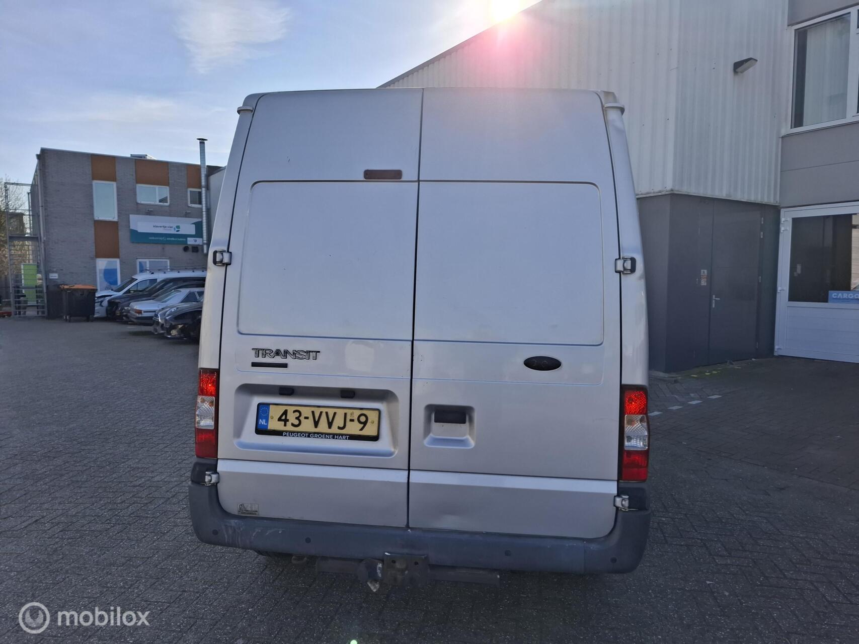 Foto van Ford Transit 330m FD Van 140 4.93