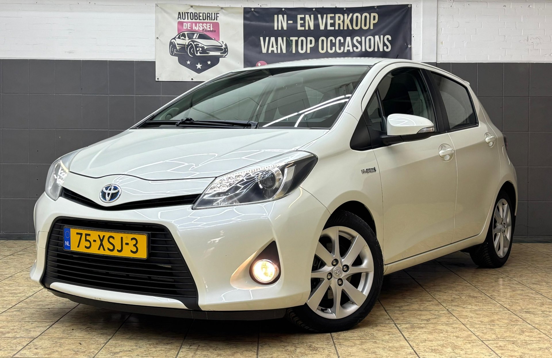 Foto van TOYOTA TOYOTA YARIS HYBRID
