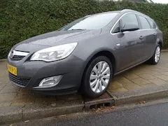Opel Astra 1.4 Cosmo 2011 - voorkant