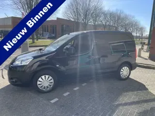 Foto van Peugeot Partner