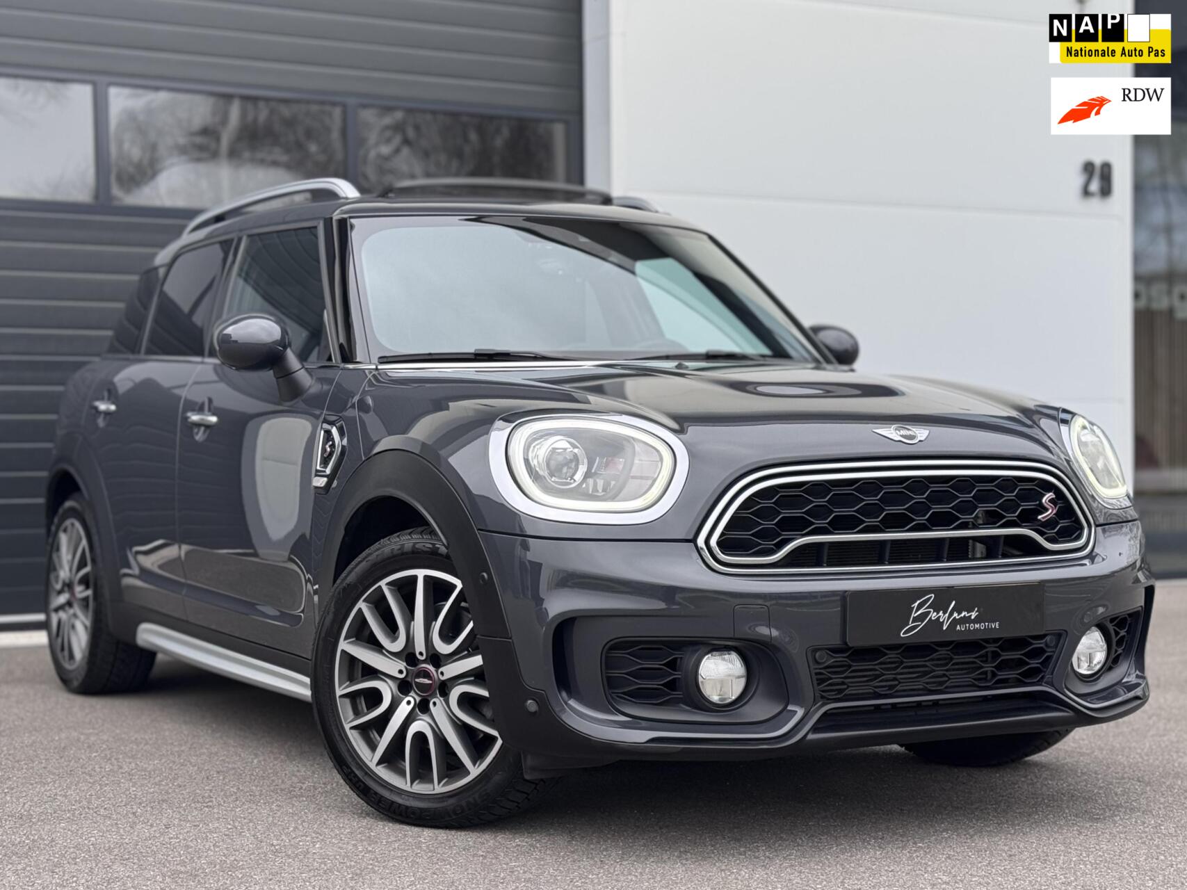 Foto van MINI COUNTRYMAN COOPER S