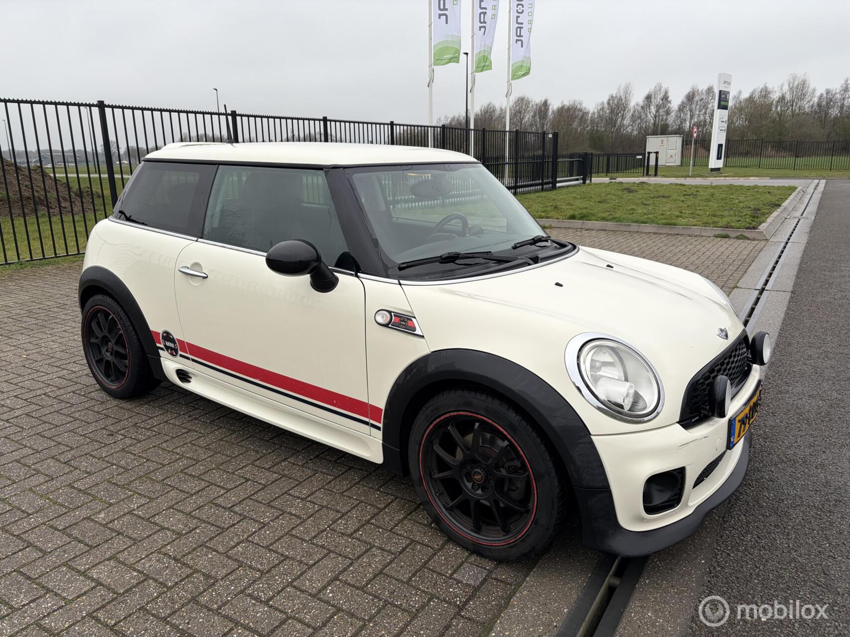 Foto van MINI COOPER