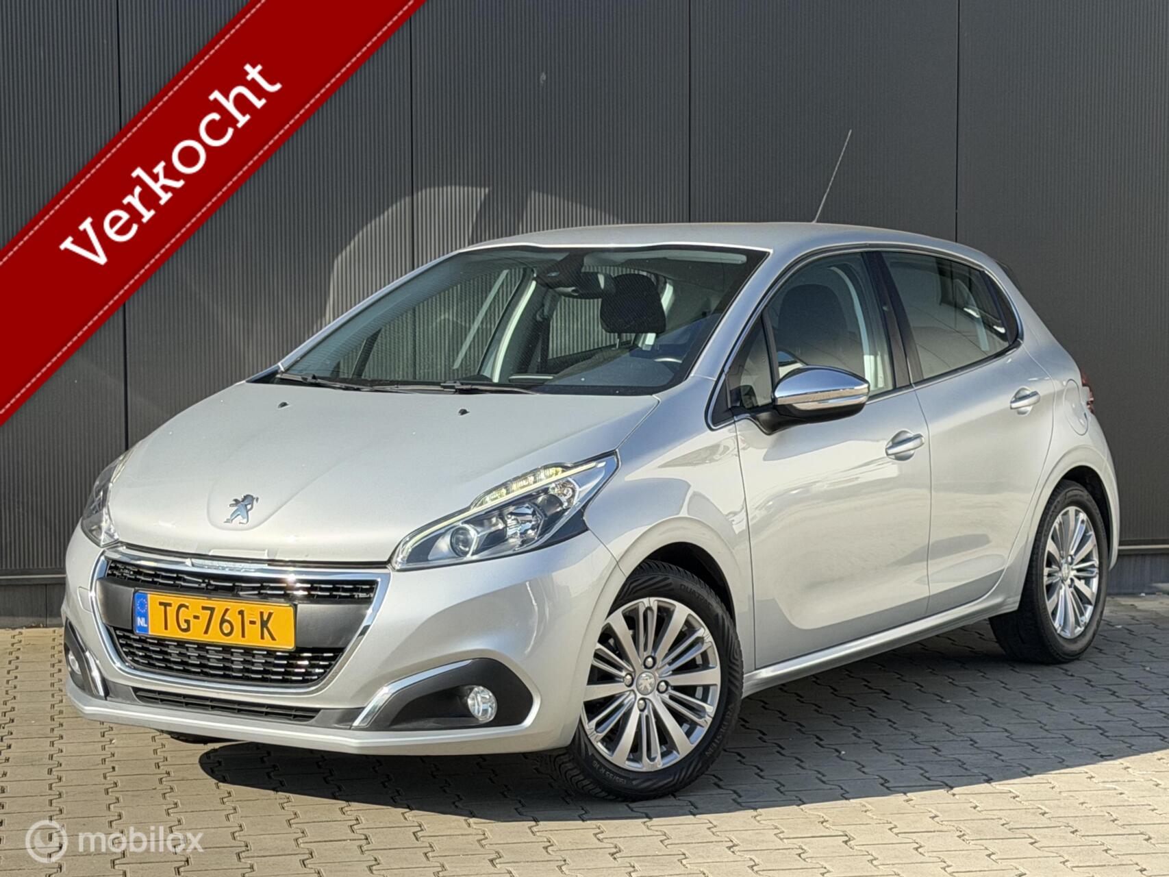 Peugeot 208 1.2 82PK Allure | CRUISE | CARPLAY | CLIMA | 2018 - voorkant