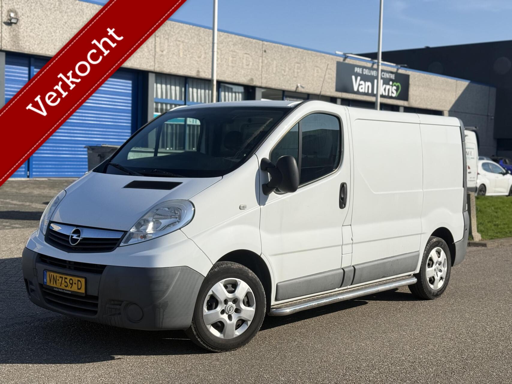 Opel Vivaro 2.0 CDTI EURO 5 3-zits 6-BAK Trekhaak AC 2015 - voorkant