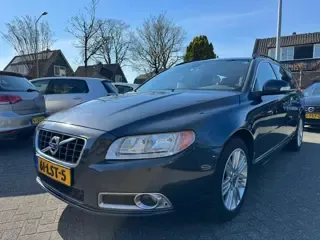 Volvo V70 2.4D Limited Edition 2010 - voorkant