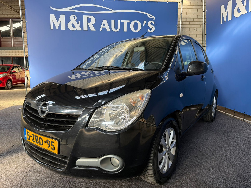 Opel Agila 1.0 Berlin 2014 - voorkant