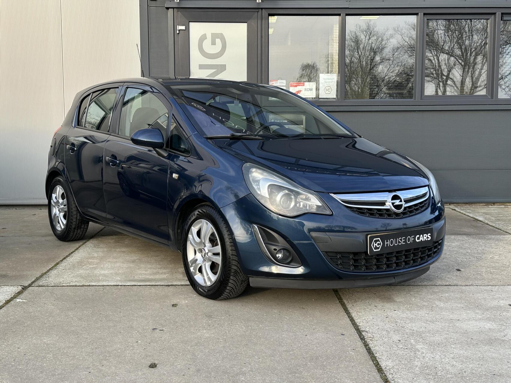 Opel Corsa 1.3 CDTi Cosmo 5-Deurs Airco Cruise Navi NAP 2012 - voorkant