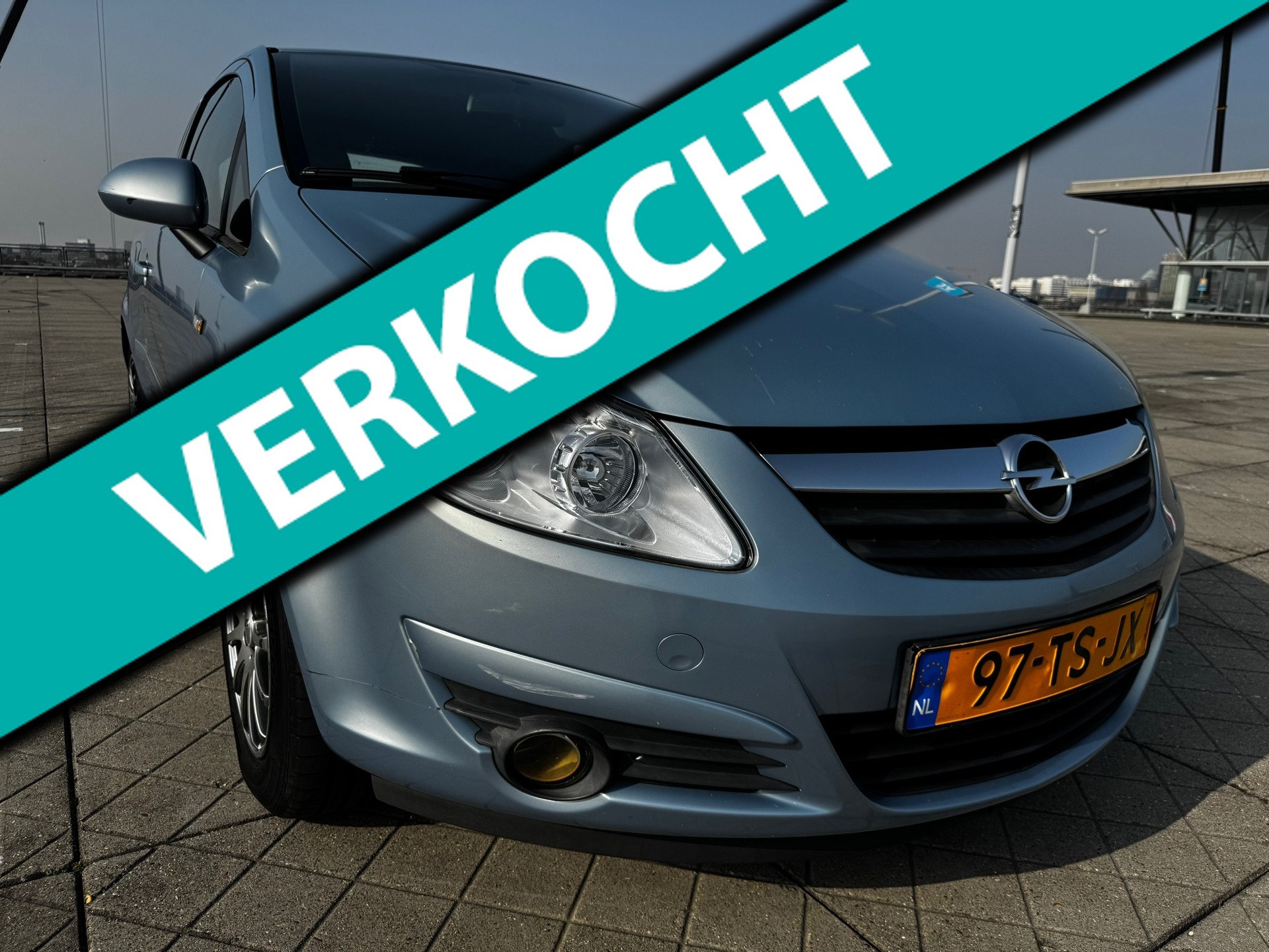 Opel Corsa 1.2-16V Enjoy AIRCO STUUR-STOELVERWARMING NAP 2007 - voorkant