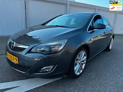Opel Astra 1.4 Turbo Sport 2010 - voorkant