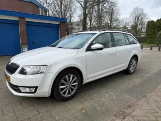 Skoda Octavia 1.6 TDI Ambition Bns 2014 - voorkant