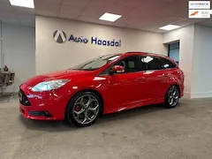 Ford Focus 2.0 EcoBoost ST-3 2012 - voorkant