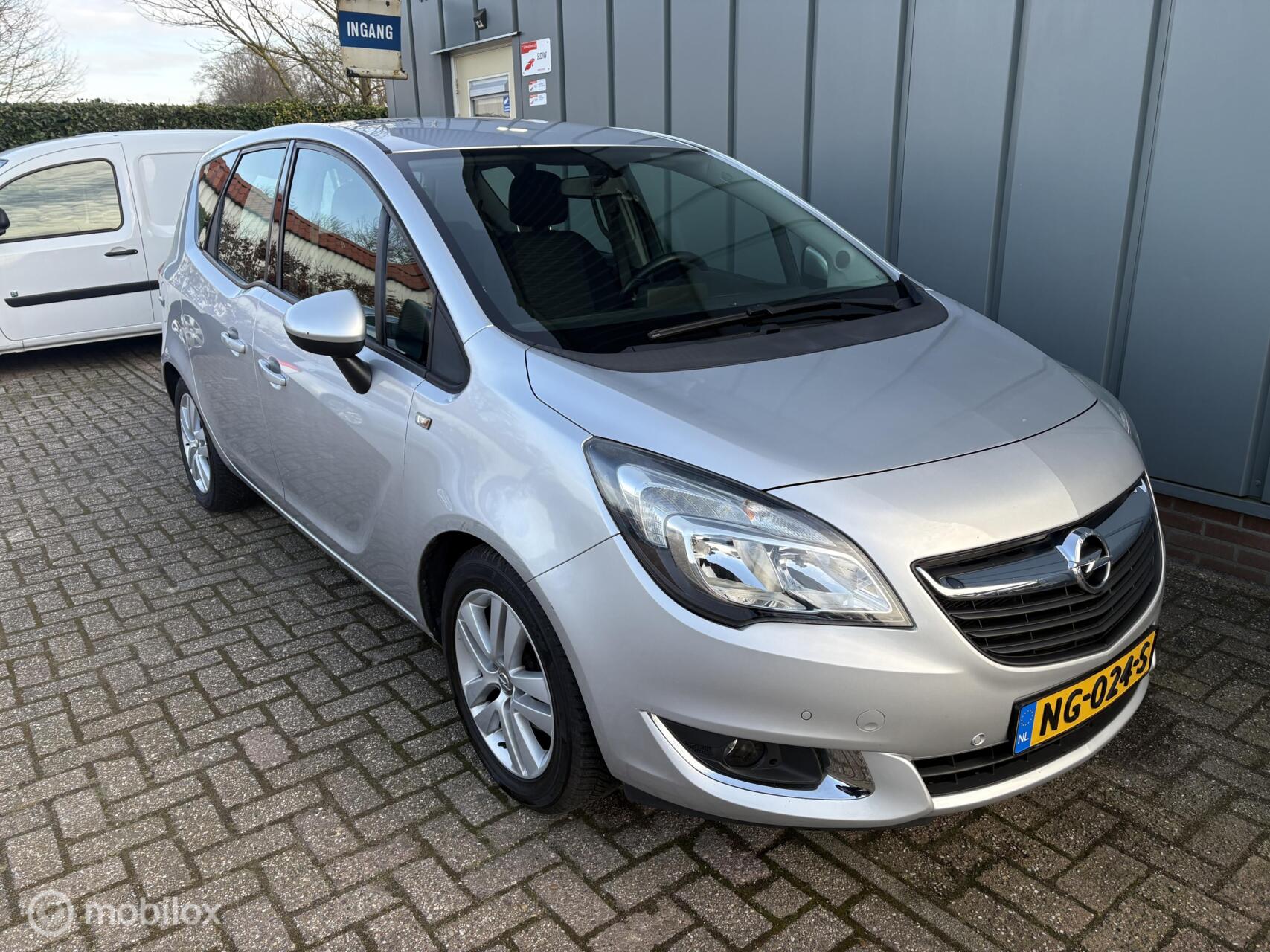 Opel Meriva 1.4 Turbo Edition //APK//Airco//Cruise//Navi//Trekhaak//6bak// 2015 - voorkant
