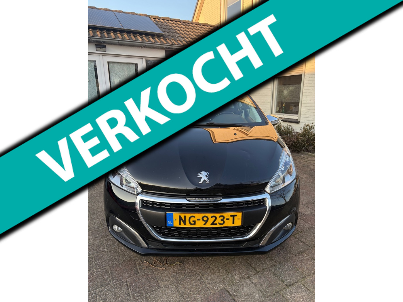 Peugeot 208 1.2 PureTech Pano,nieuwe distributieriem,voor en achter sensoren,nieuwe apk,nieuwe banden 2016 - voorkant