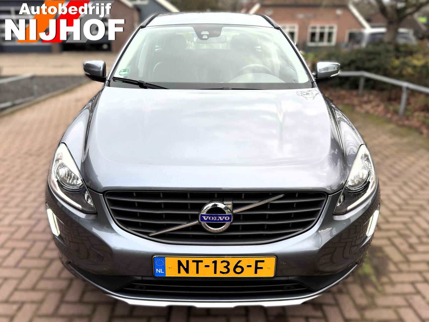Volvo Xc60 2.0 D3 FWD Momentum Business Pack Connect 2016 - voorkant