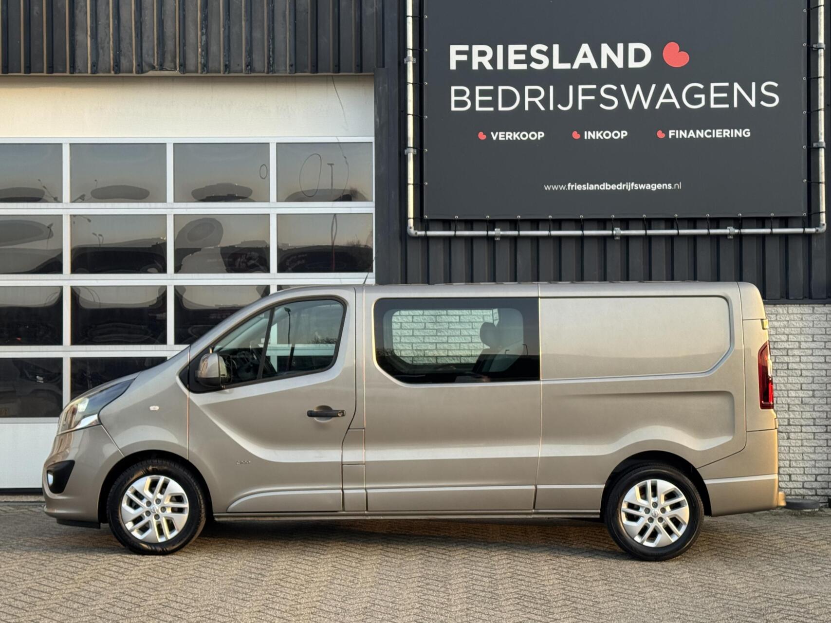 Foto van Opel Vivaro-b