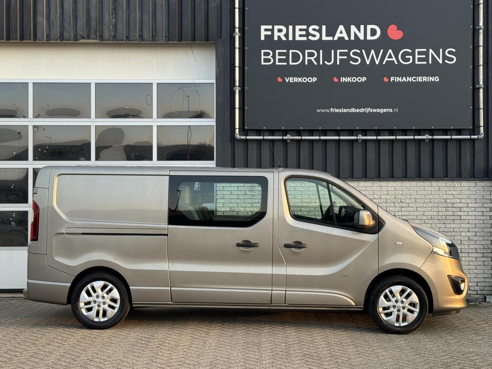 Foto van Opel Vivaro-b