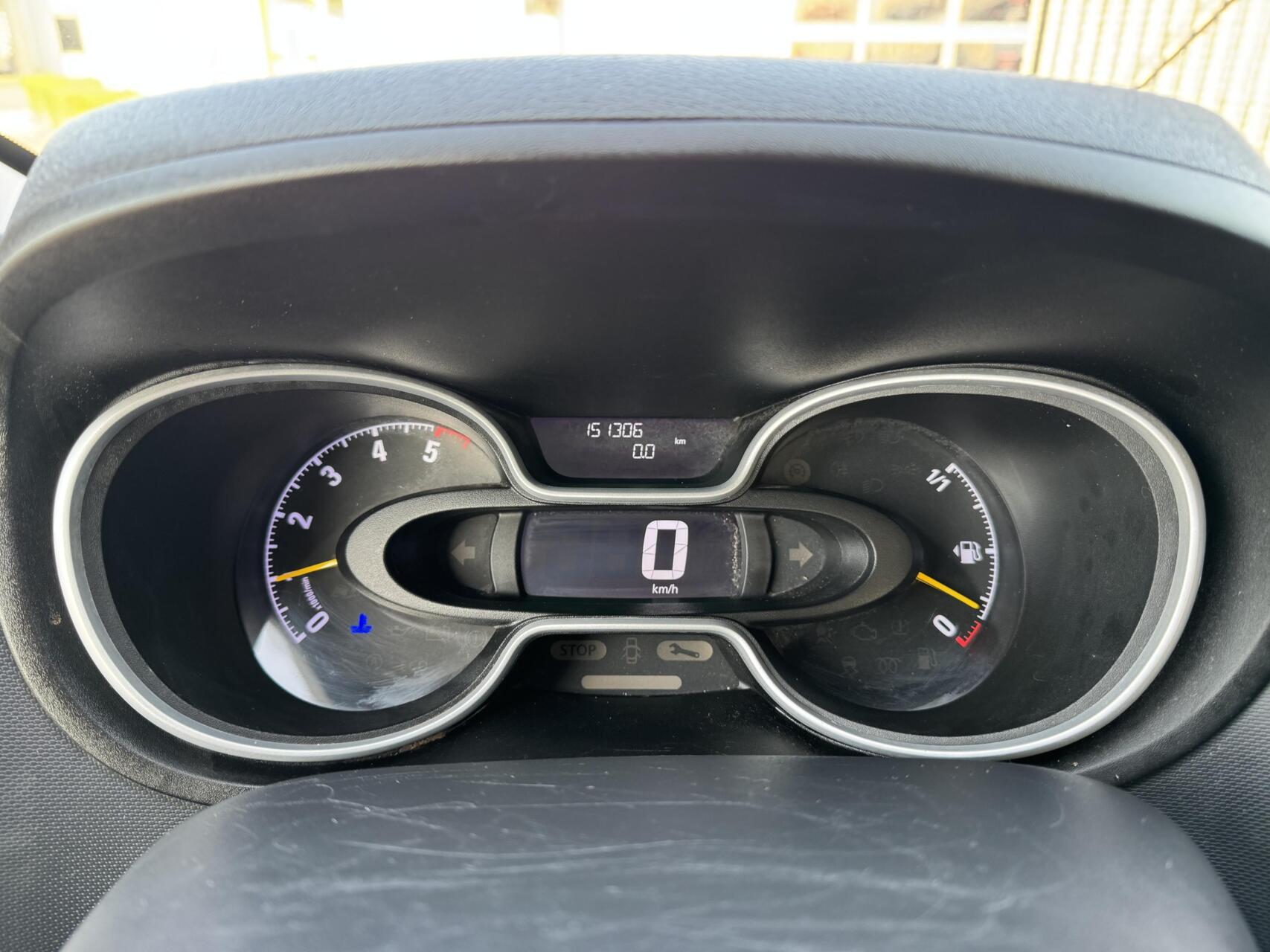 Foto van Opel Vivaro-b