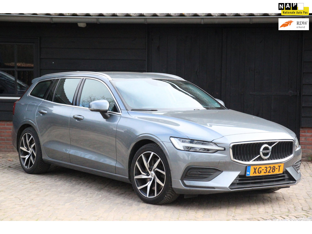 Volvo V60 2.0 T5 Momentum 2019 - voorkant