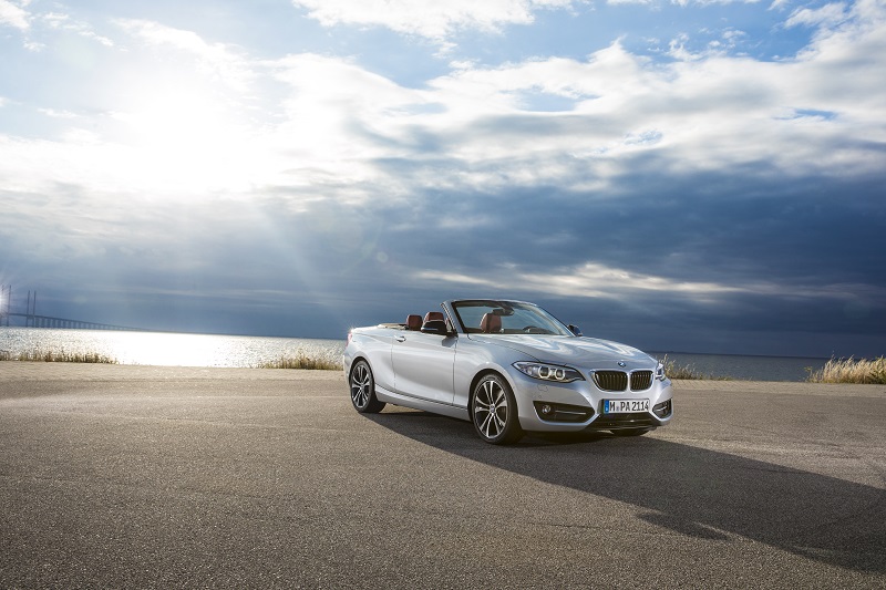 BMW 2-serie Cabrio 220i Cent.Hi.Ex. 2017 - voorkant