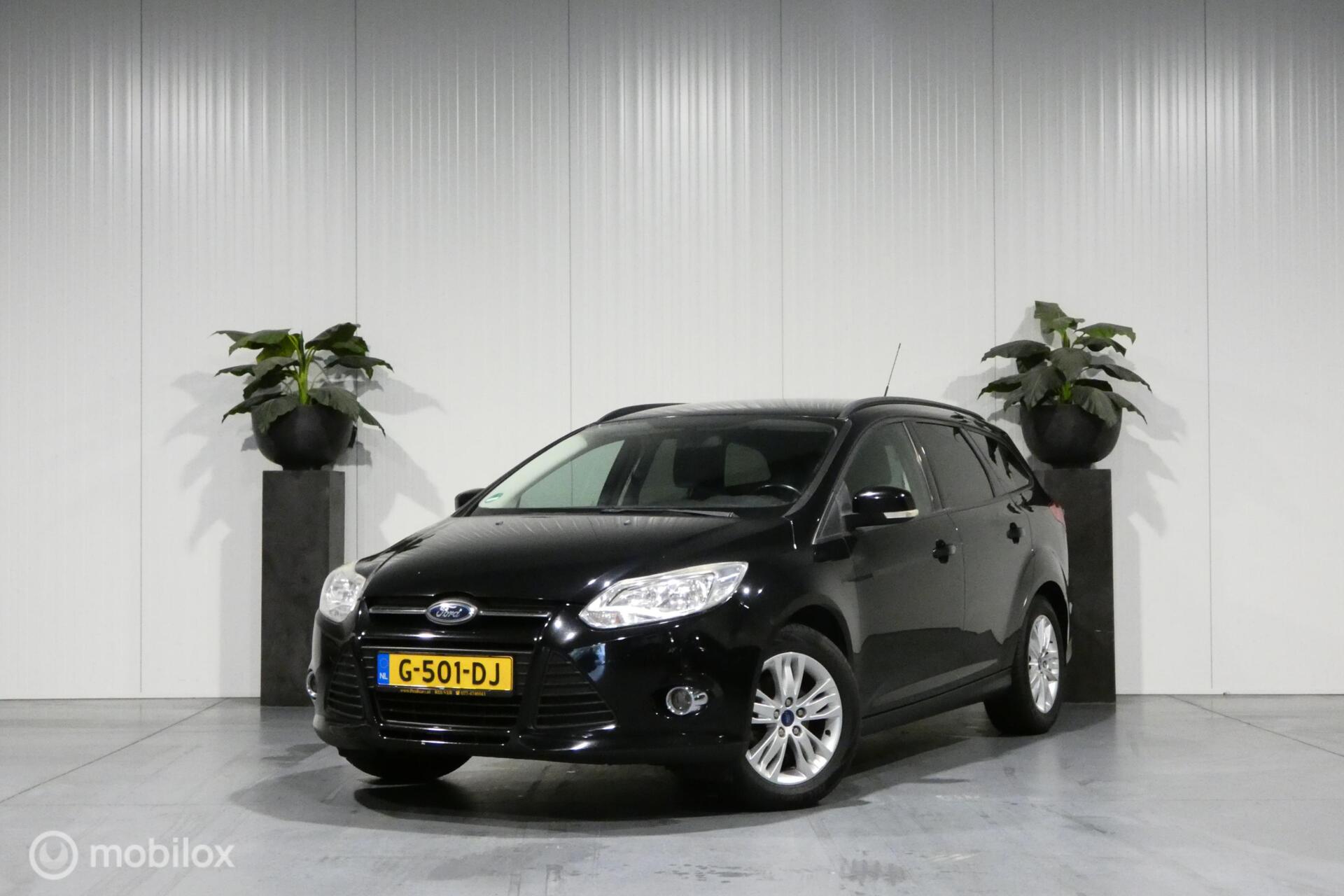 Ford Focus 1.6 TI-VCT Titanium stoelverwarming airco 2011 - voorkant