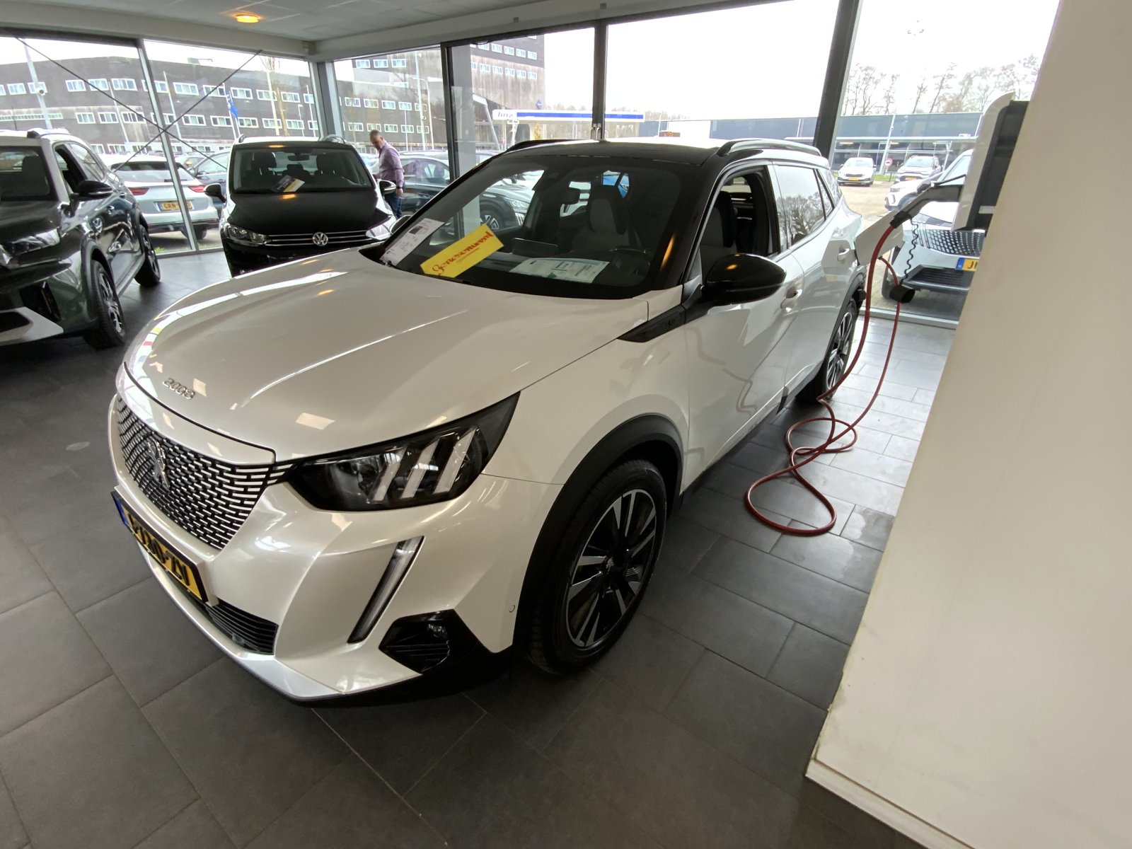 Peugeot E-2008 EV GT 50 kWh 2020 - voorkant
