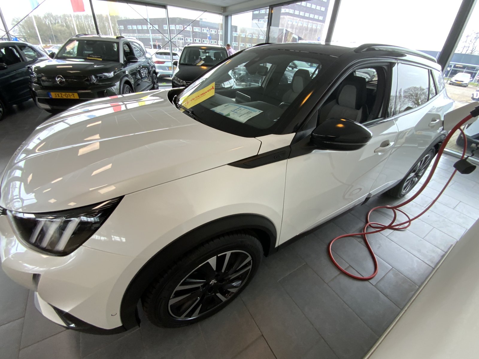 Inspectiefoto van Peugeot E-2008