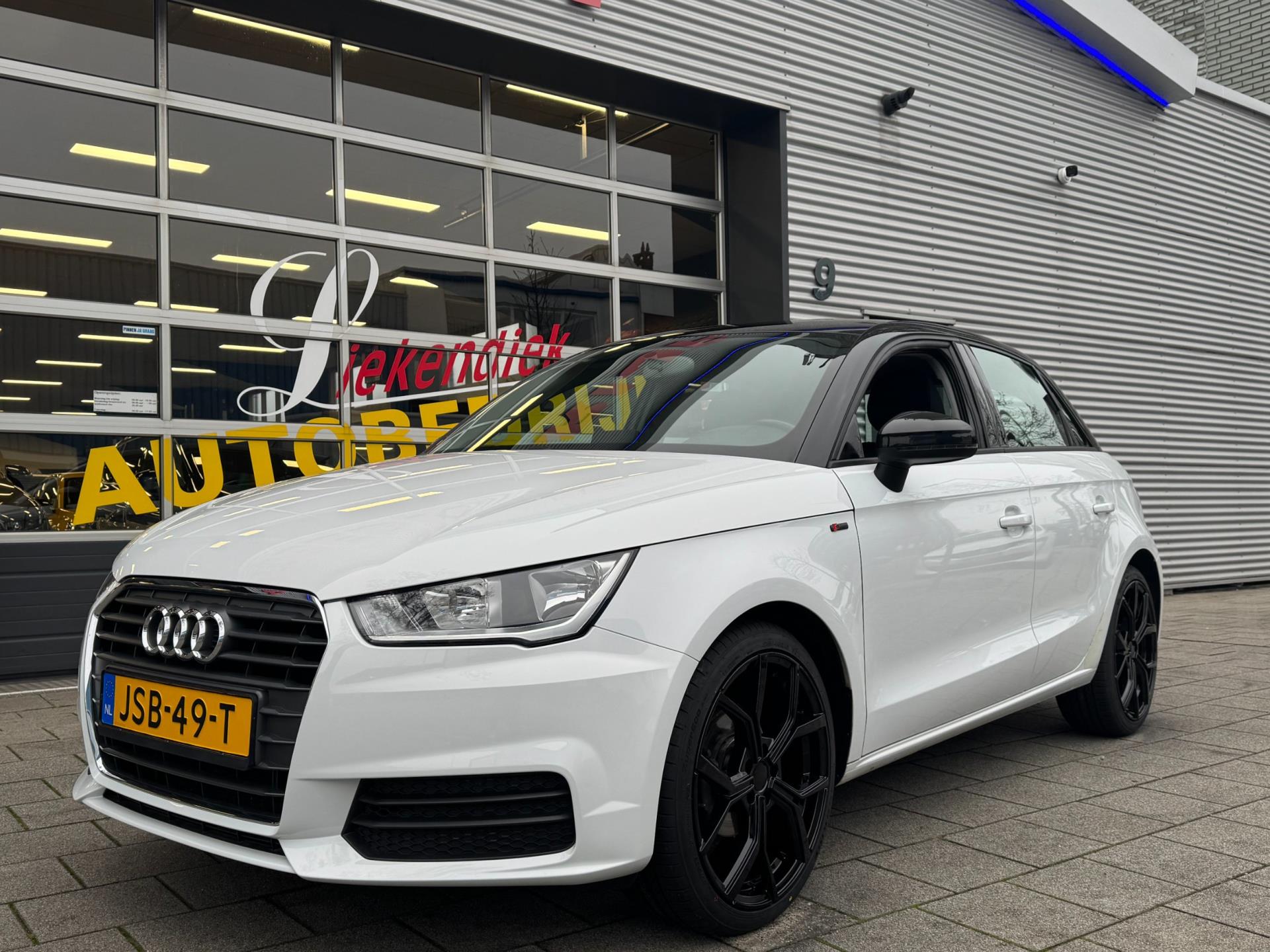 Audi A1 Sportback 1.0 TFSi Design - Navigatie I Airco I 18 Sport velgen I Comfort pakket I Dealer onderhouden 2016 - voorkant