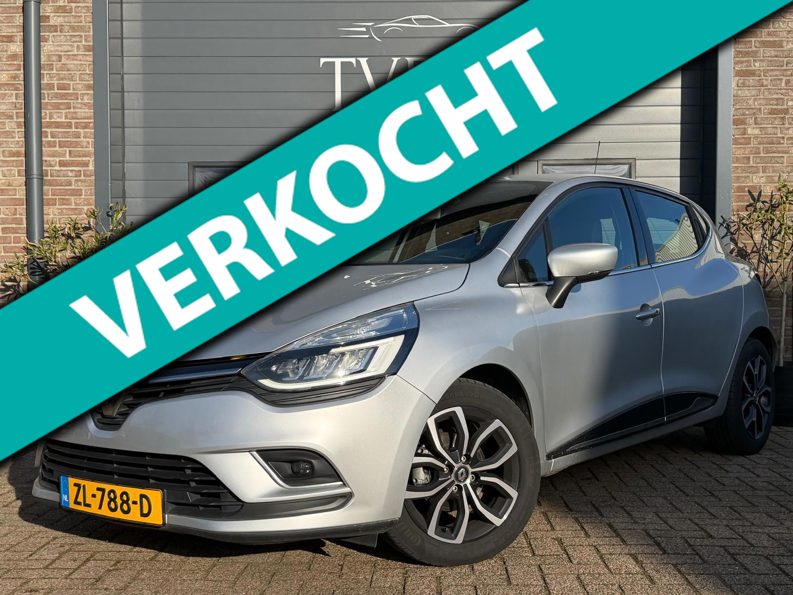 Renault Clio 0.9 TCe Intens|NAVI|1/2 LEDER|LED|CRUISE|CLIMATE 2018 - voorkant