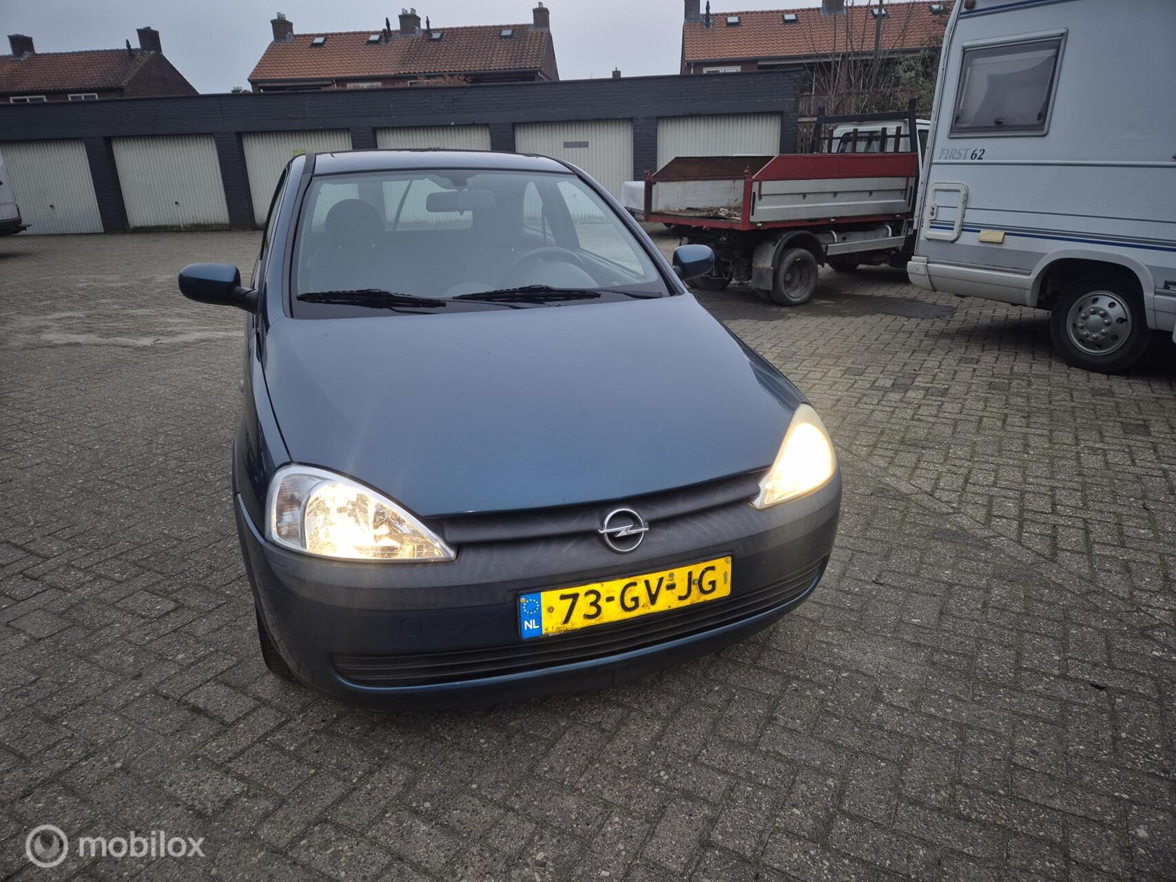 Opel Corsa-c 1.4-16V Sport nw apk 2001 - voorkant