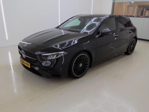 Mercedes-Benz A-klasse 180 AMG Line 2023 - voorkant