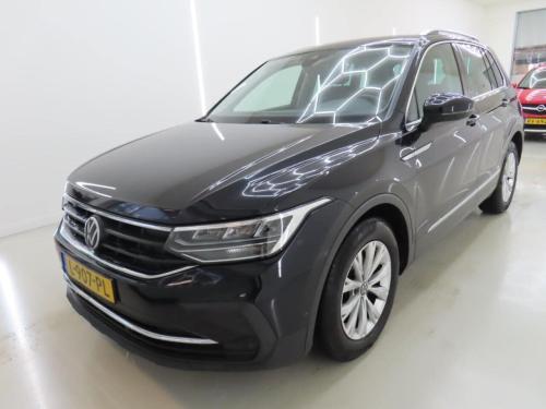 Volkswagen Tiguan 1.5 TSI Life Business 2021 - voorkant
