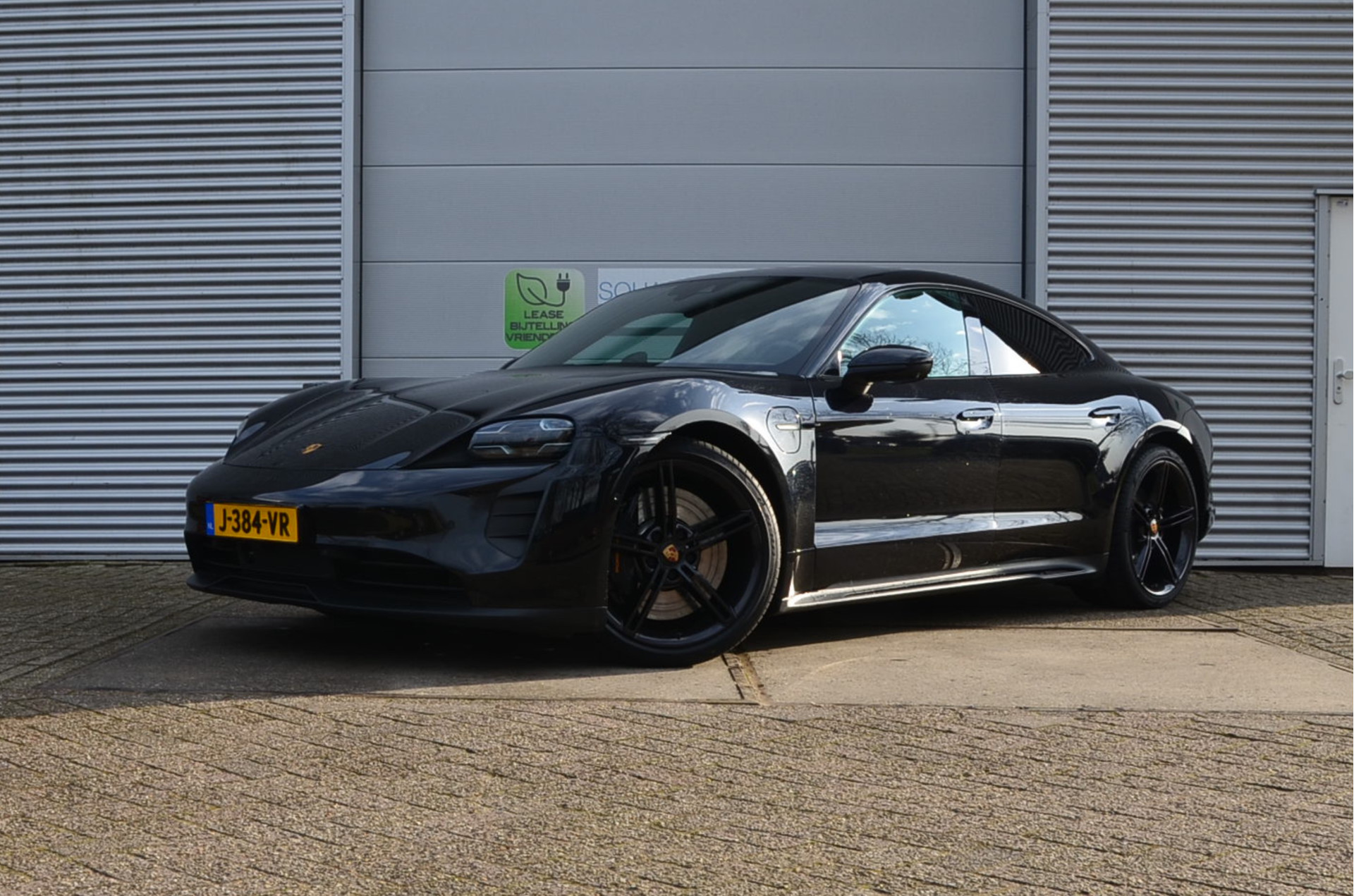 Foto van PORSCHE TAYCAN 4S