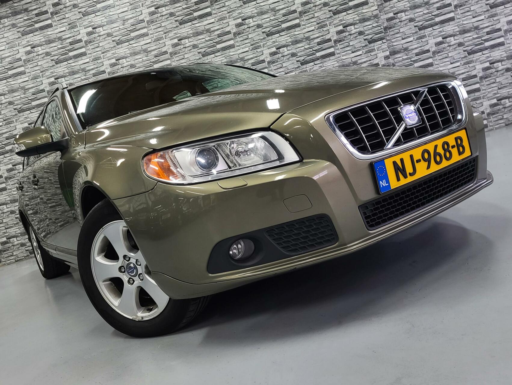 Volvo V70 2.0 Summum *Volledig onderhouden*Leder*PDC*NAP*! 2009 - voorkant