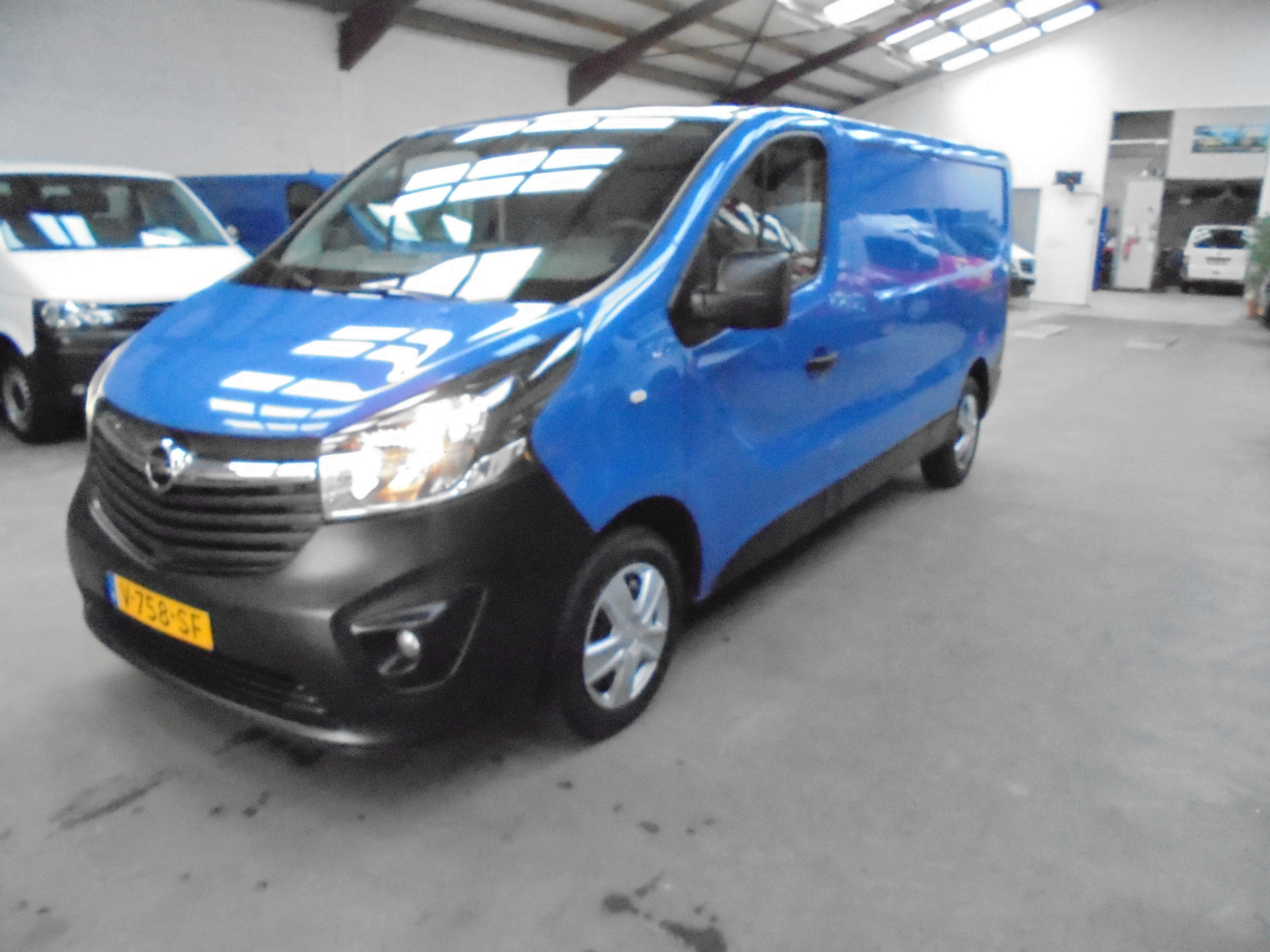 Foto van OPEL VIVARO-B