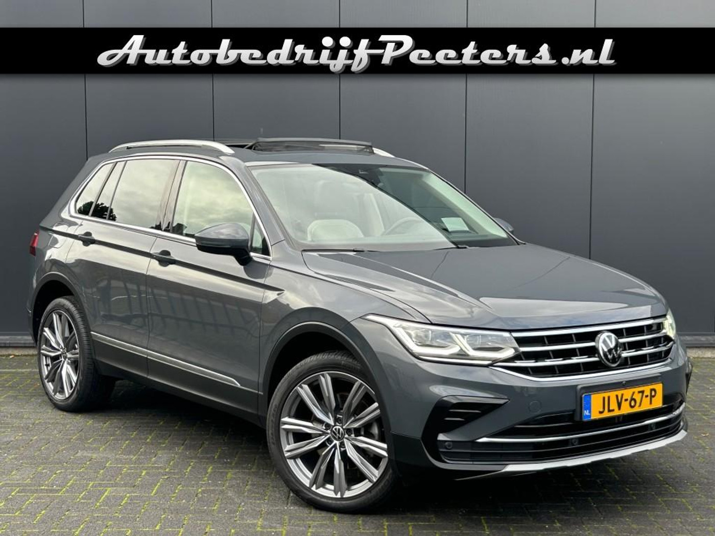 Volkswagen Tiguan 1.4 TSI Hybrid Pano ACC HUD Leder V-cockpit IQ-Light Camera e.Trekhaak 2022 - voorkant