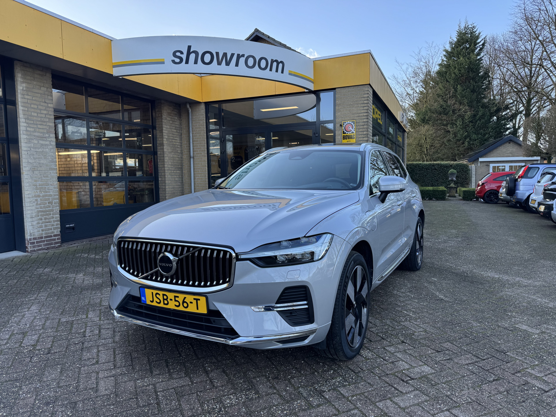 Volvo Xc60 2.0 T8 Plug-in hybrid AWD Inscription Leder PanoSchuifdak Camera Carplay Headup 2023 - voorkant