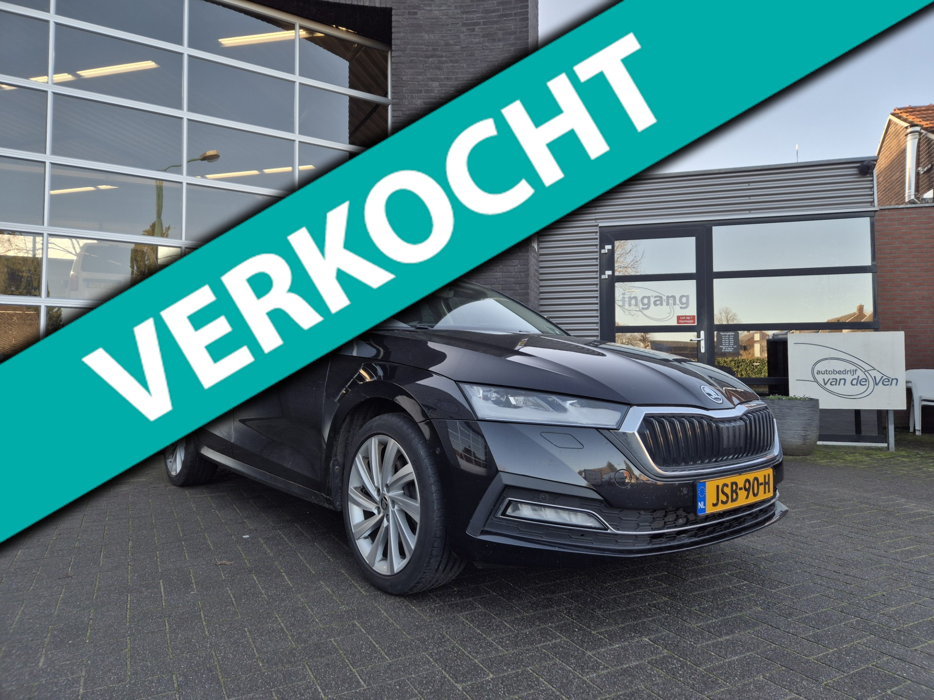 Skoda Octavia 1.4 TSI iV PHEV Sportline Business, afneembare trekhaak, app connect, matrix, keyless, adaptive cruise, camera 2022 - voorkant