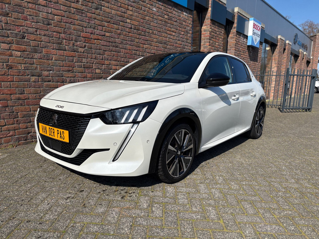 Peugeot 208 1.2 PureTech GT Pack 2022 - voorkant