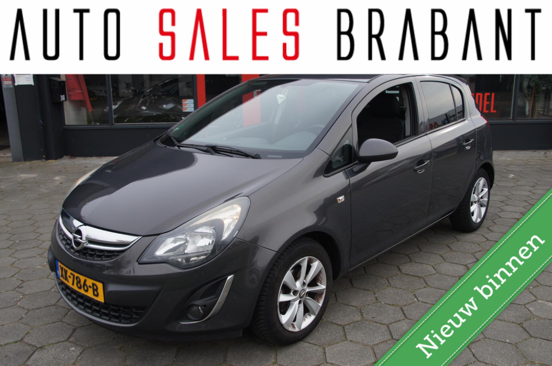 Opel Corsa 1.2 Business+ 2014 - voorkant