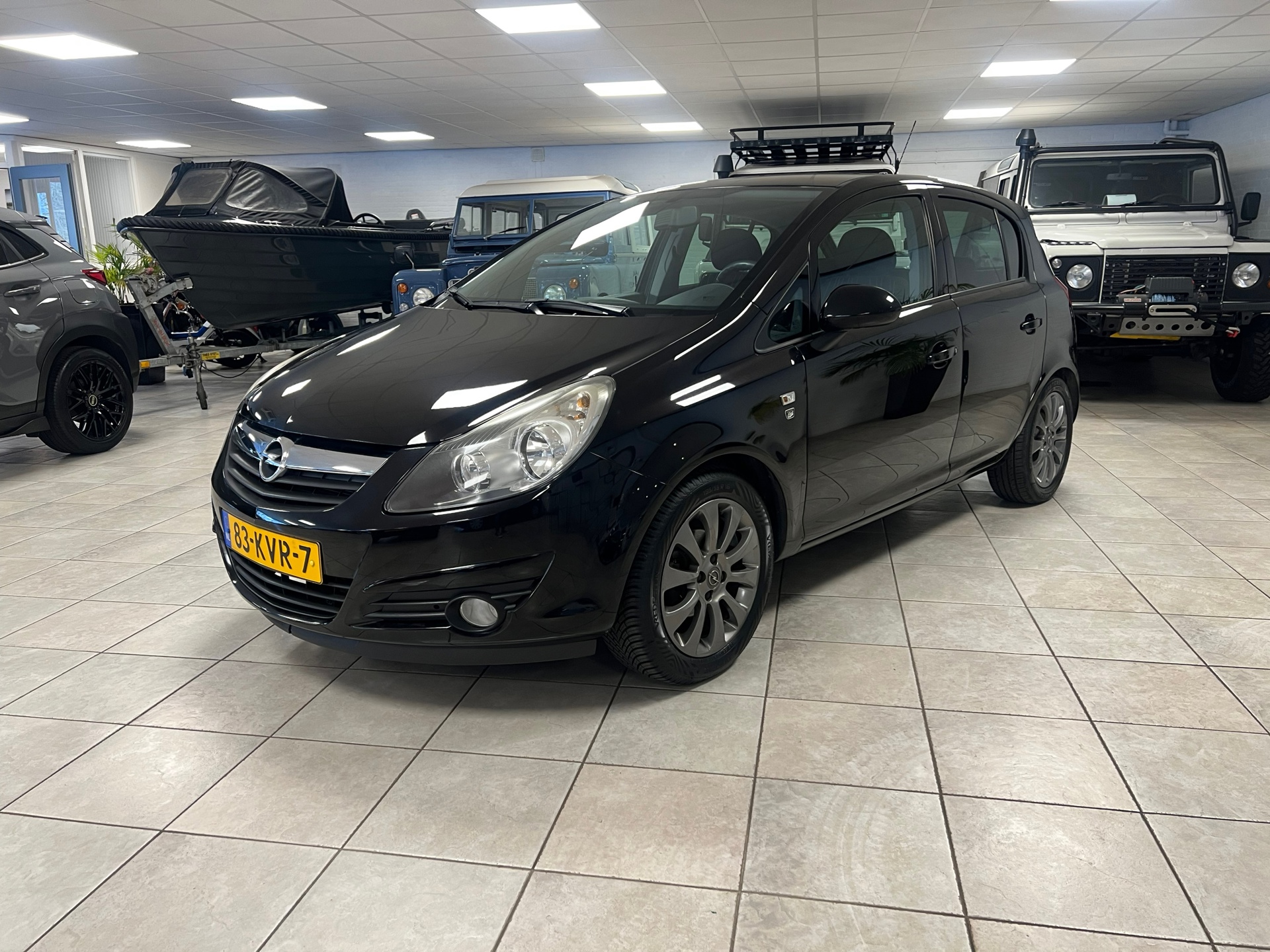 Opel Corsa 1.2-16V '111' Edition Airco, Cruise controle. Licht metalen velgen 2010 - voorkant