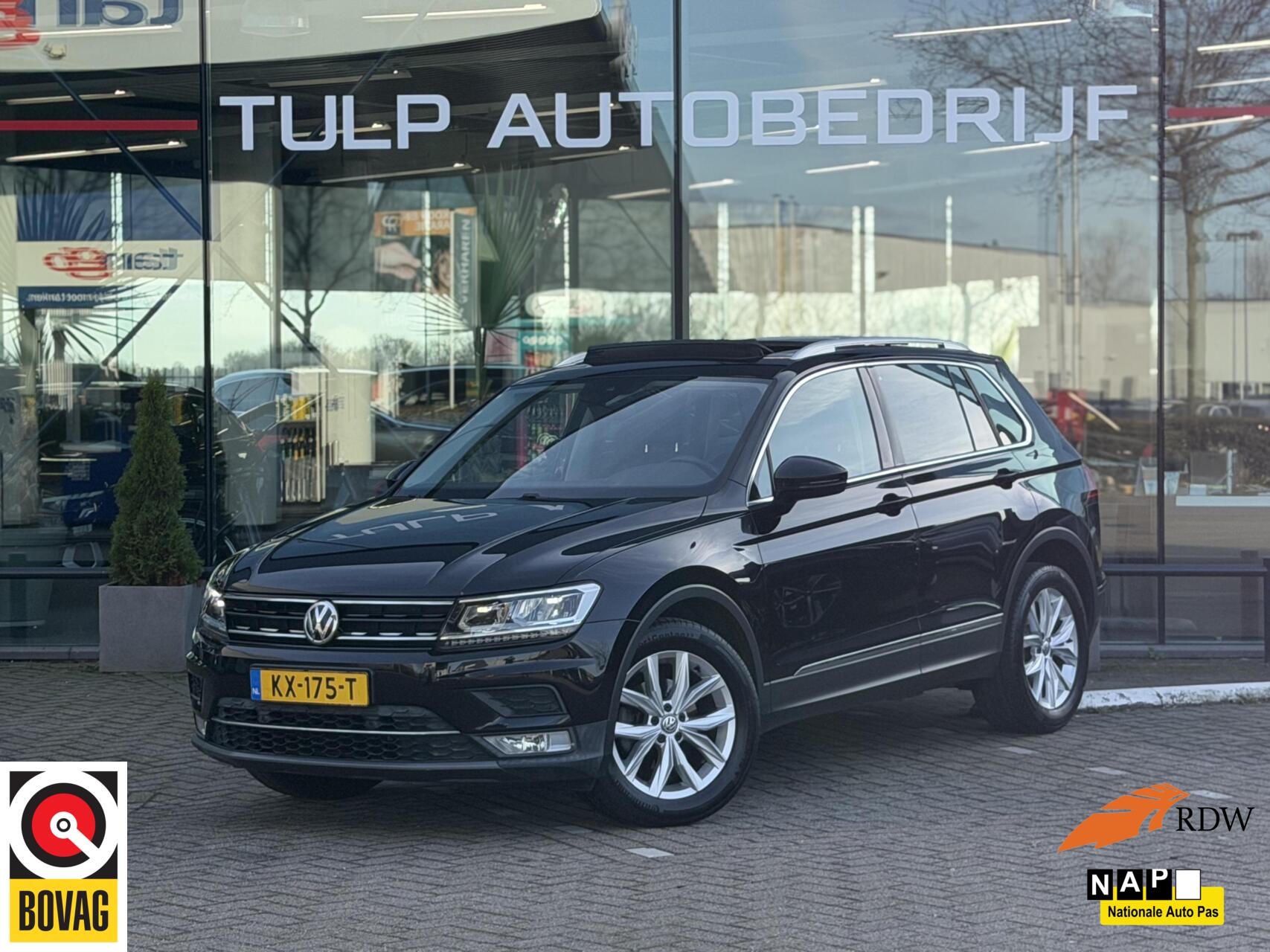 Volkswagen Tiguan 1.4 TSI ACT Highline Automaat Dak Dealer NAP 2017 - voorkant