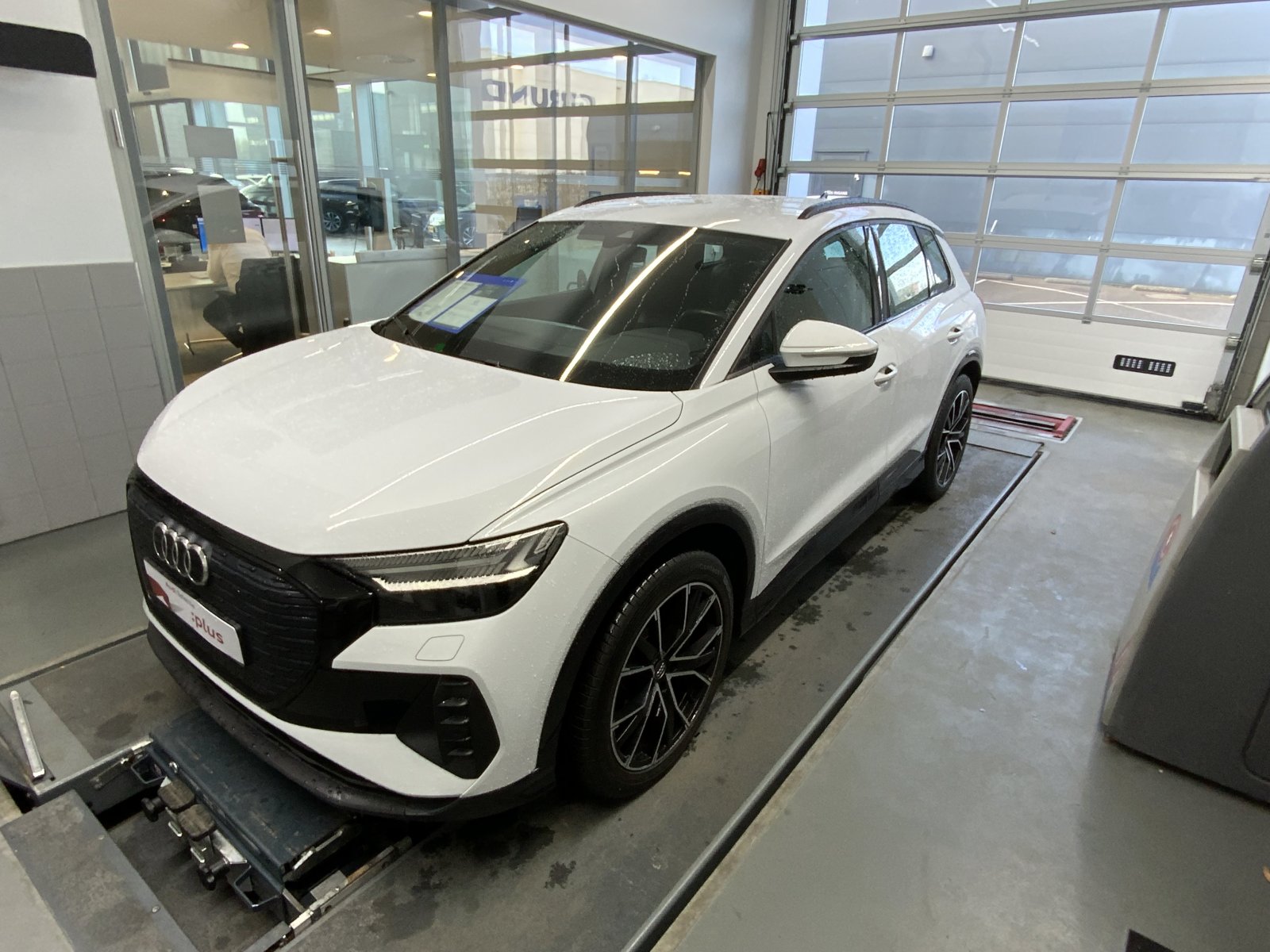 Audi Q4 E-tron 40 Launch edition Advanced Plus 77 kWh 2021 - voorkant