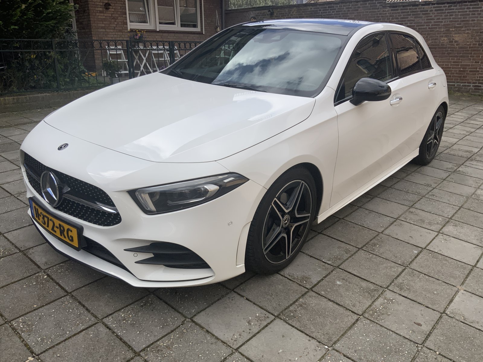 Mercedes-Benz A-klasse 180 Bns Solution AMG 2020 - voorkant