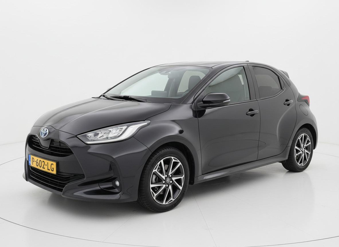 Toyota Toyota Yaris 1.5 Hybrid Dynamic CAMERA NAV LED DAB+ KEYLESS 2022 - voorkant