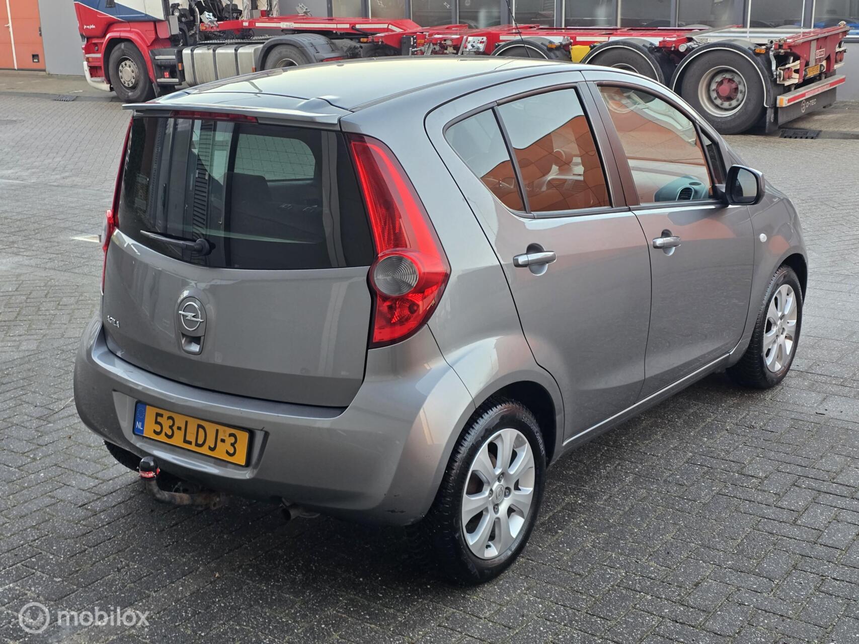 Foto van Opel Agila