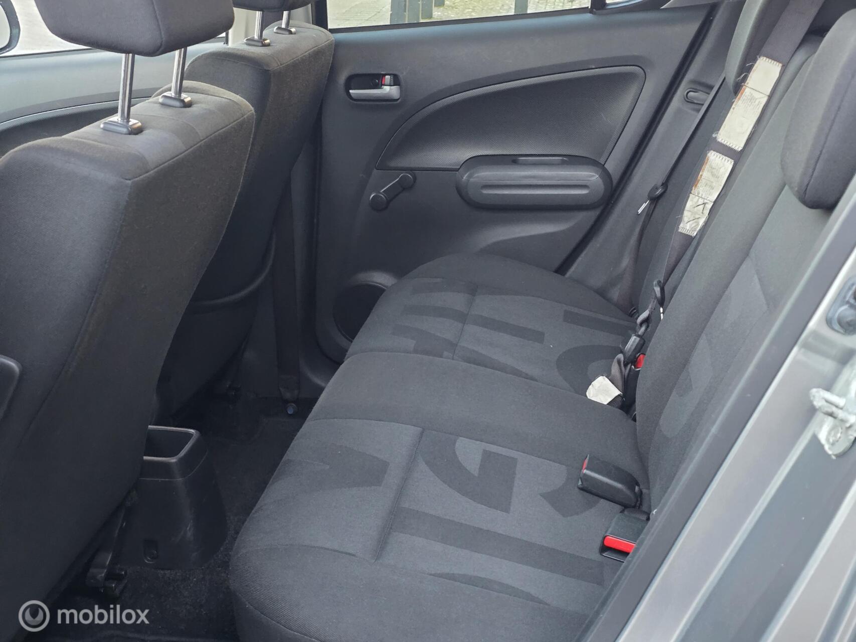 Foto van Opel Agila