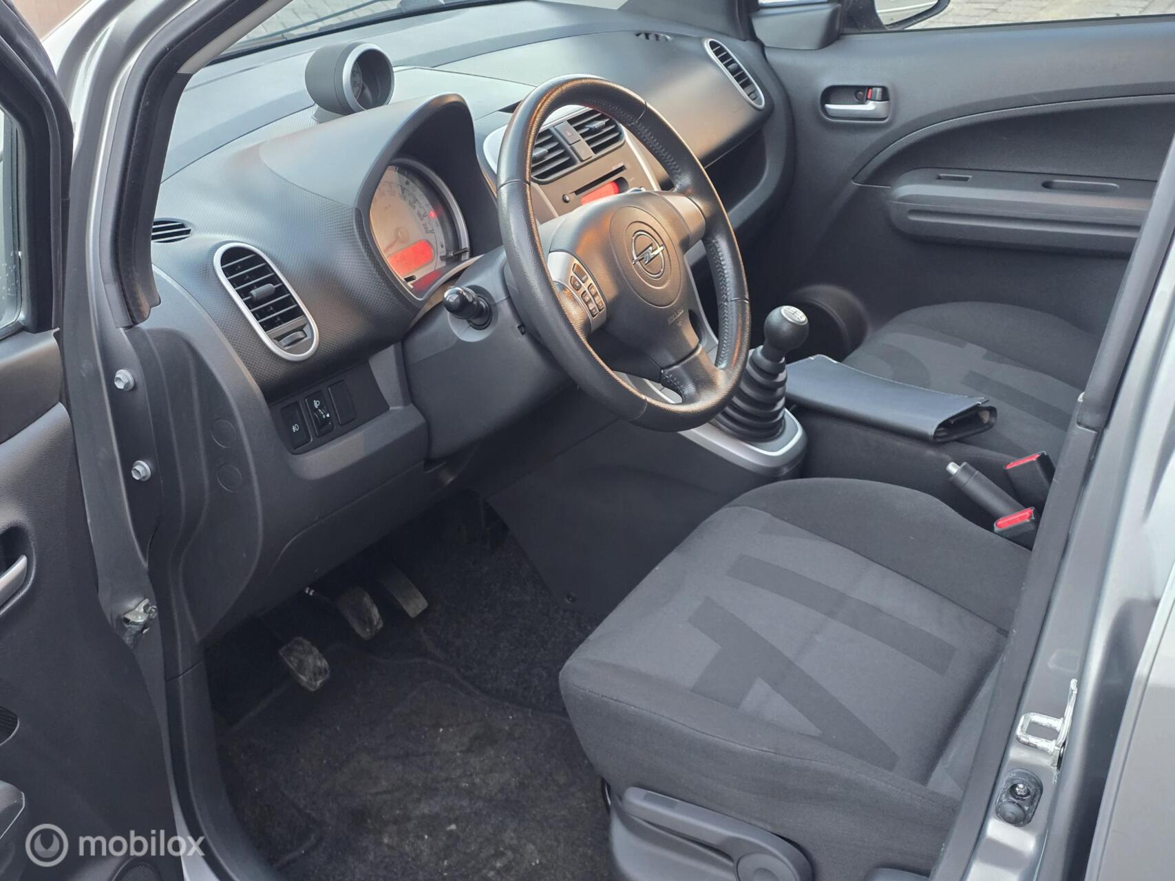 Foto van Opel Agila