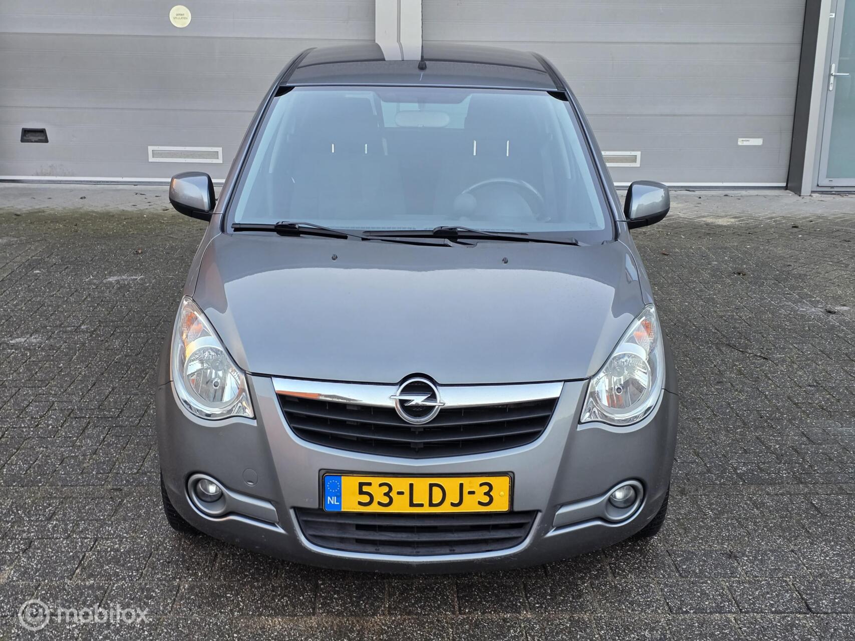 Foto van Opel Agila